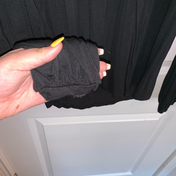 Black blouse - Picture 2 of 4